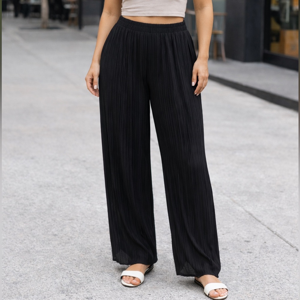 Black Pleated Chiffon Wide Leg Pants  Size Large | Flowing Boho | Elastic Waist